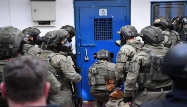 «الاحتلال يلعب بالنار».. خطة بن غفير للتضييق على الأسرى الفلسطينيين