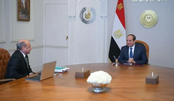 الرئيس المصري يوجه بإجراء حوار مجتمعي حول مشروعات 